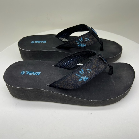 Teva Wedge Flip Flop Floral Black Blue Beach Vacation Resort Spring Summer Boho - Picture 1 of 14